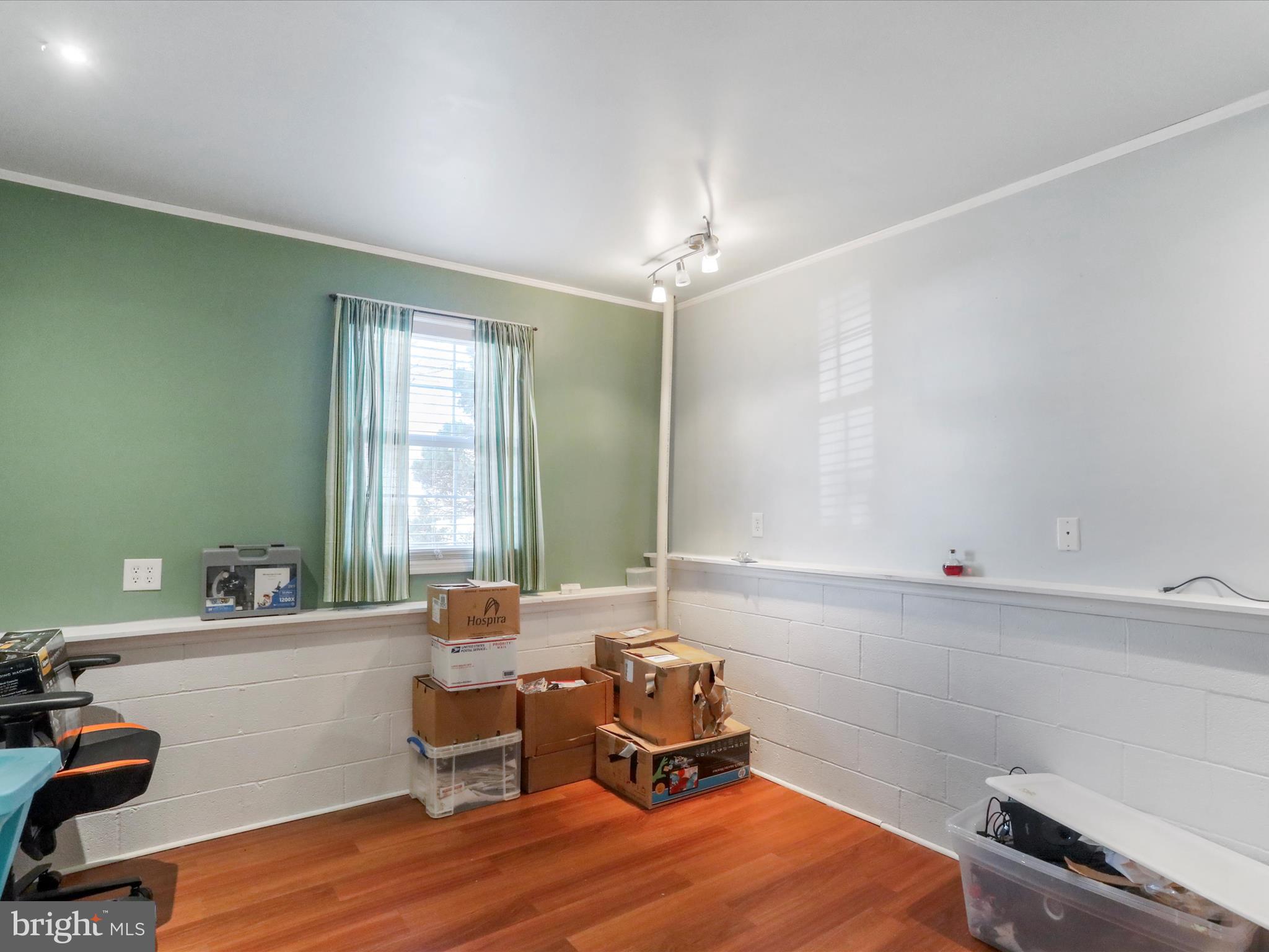 LAUREL RIDGE - Residential