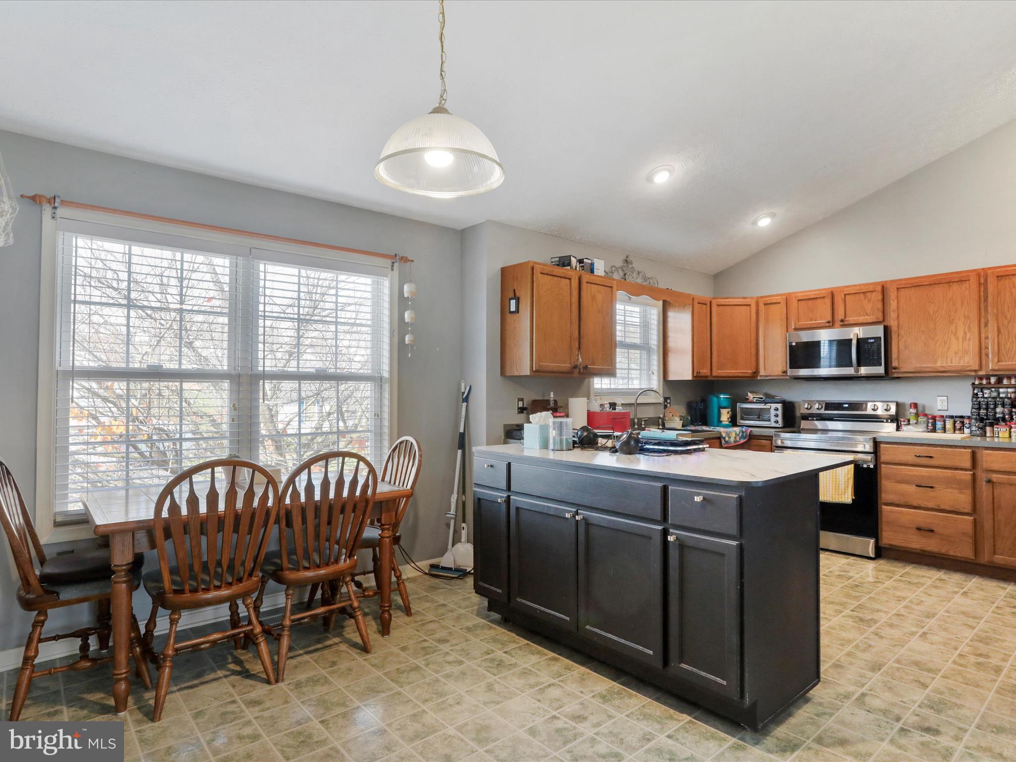 LAUREL RIDGE - Residential