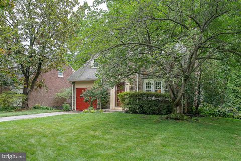 Homes For Sale - 525 W Beechtree Lane<br/> WAYNE, PA 19087