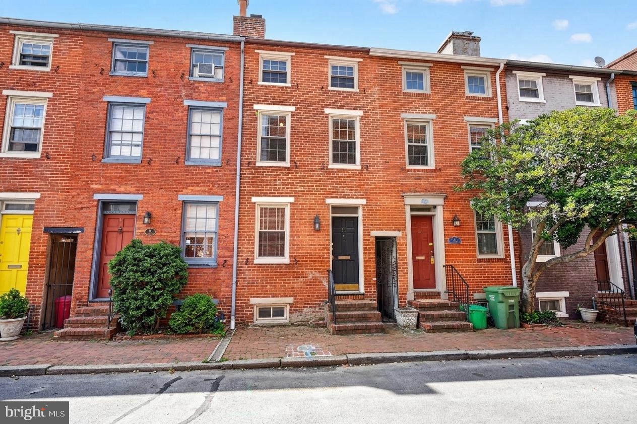 11 E WHEELING STREET