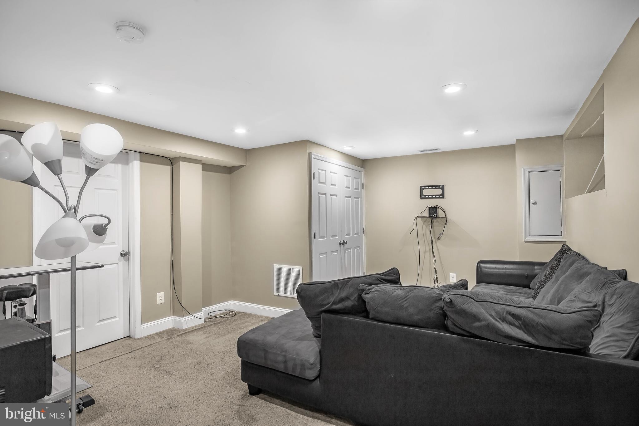 HILLEN - Residential Lease