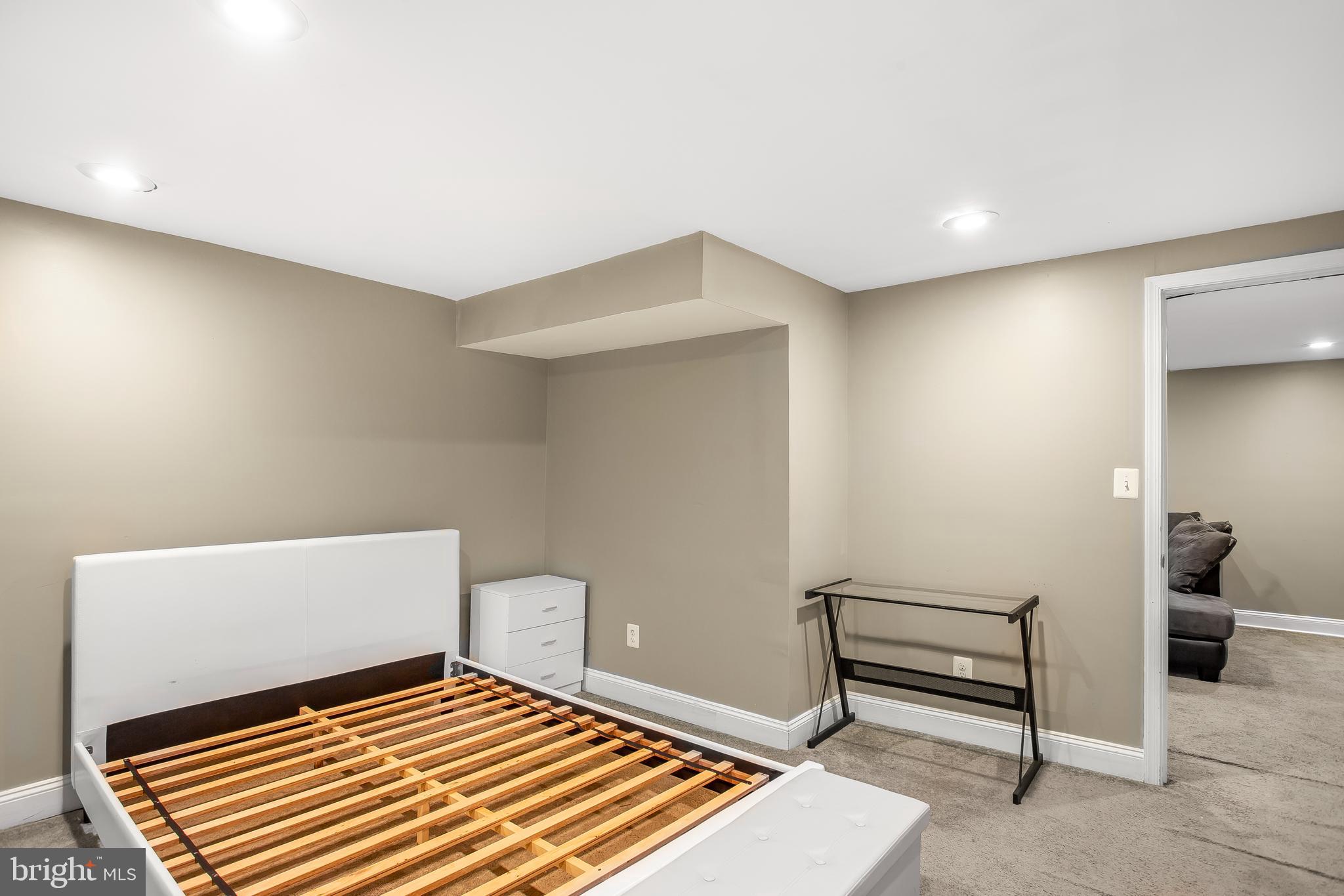 HILLEN - Residential Lease