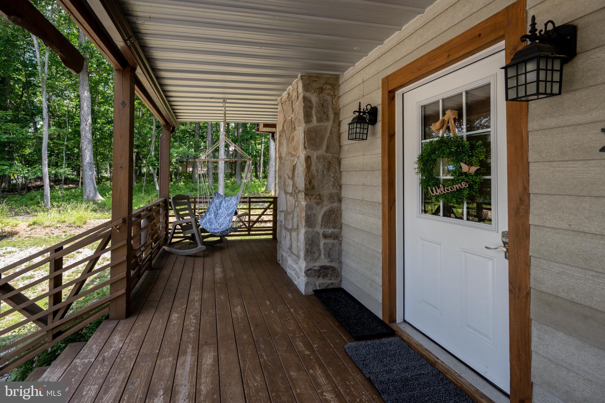 943 PARADISE HEIGHTS