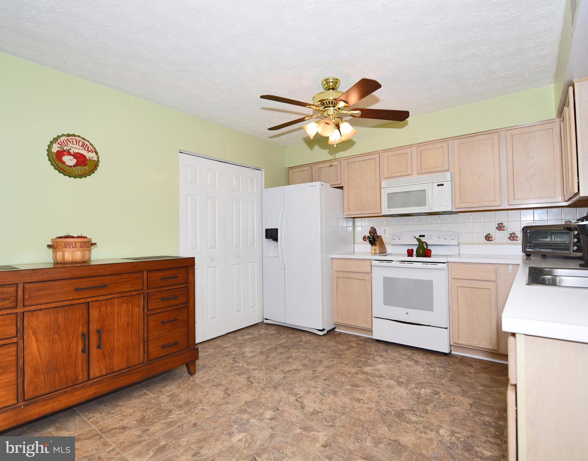 WOODS OF BAYVIEW - Residential