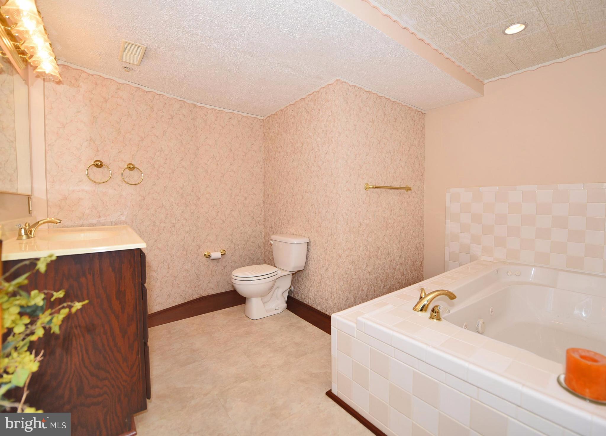 WOODS OF BAYVIEW - Residential