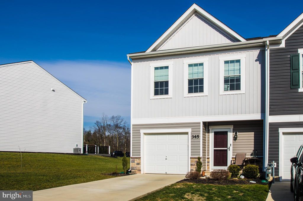 Photo of 345 Maple Run Drive, YORK, PA 17404 (MLS # PAYK2094922)