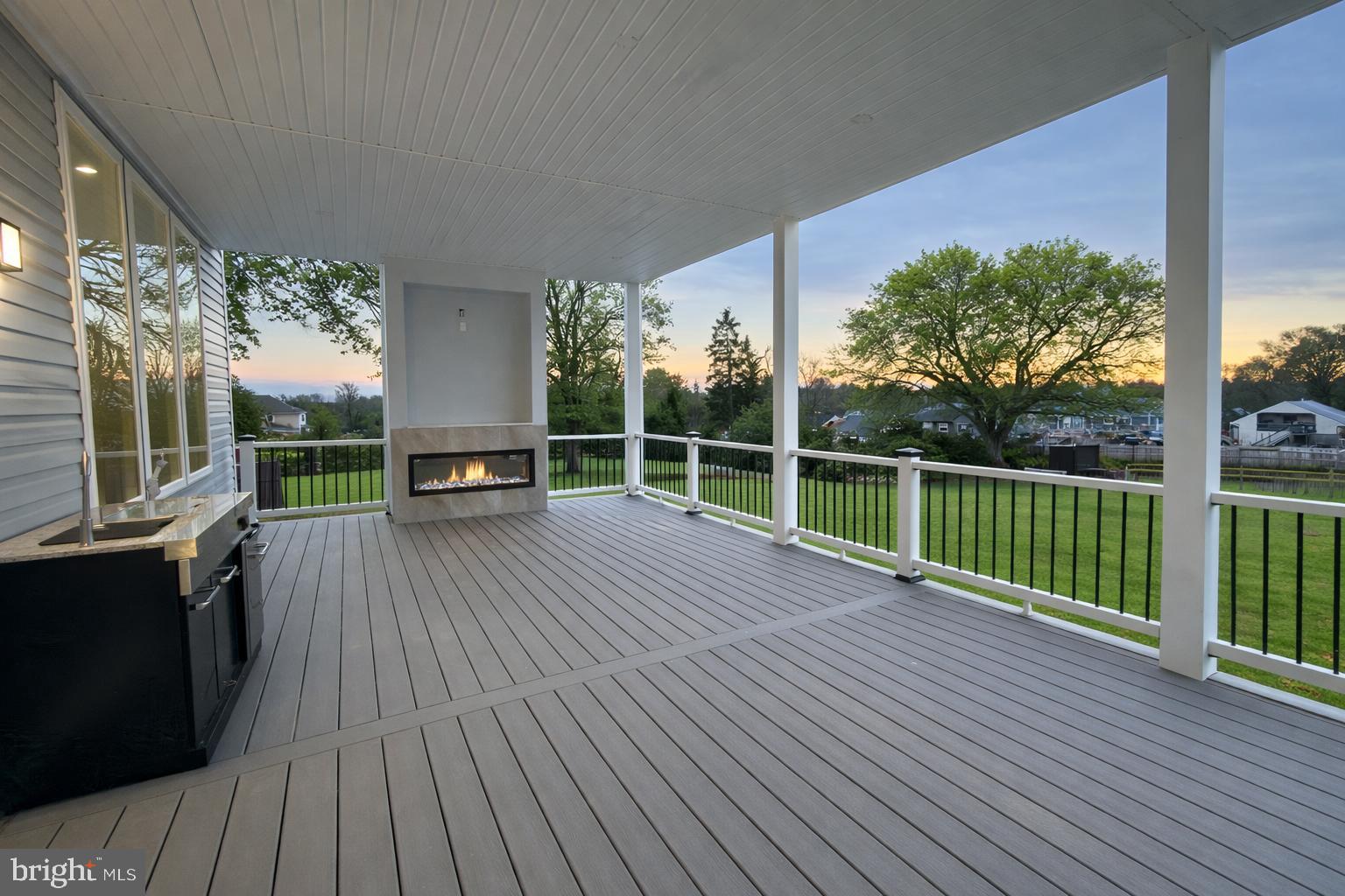 2613 BEACON HILL ROAD