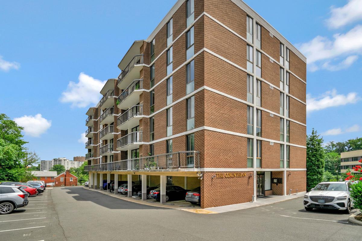 1401 N RHODES STREET 301