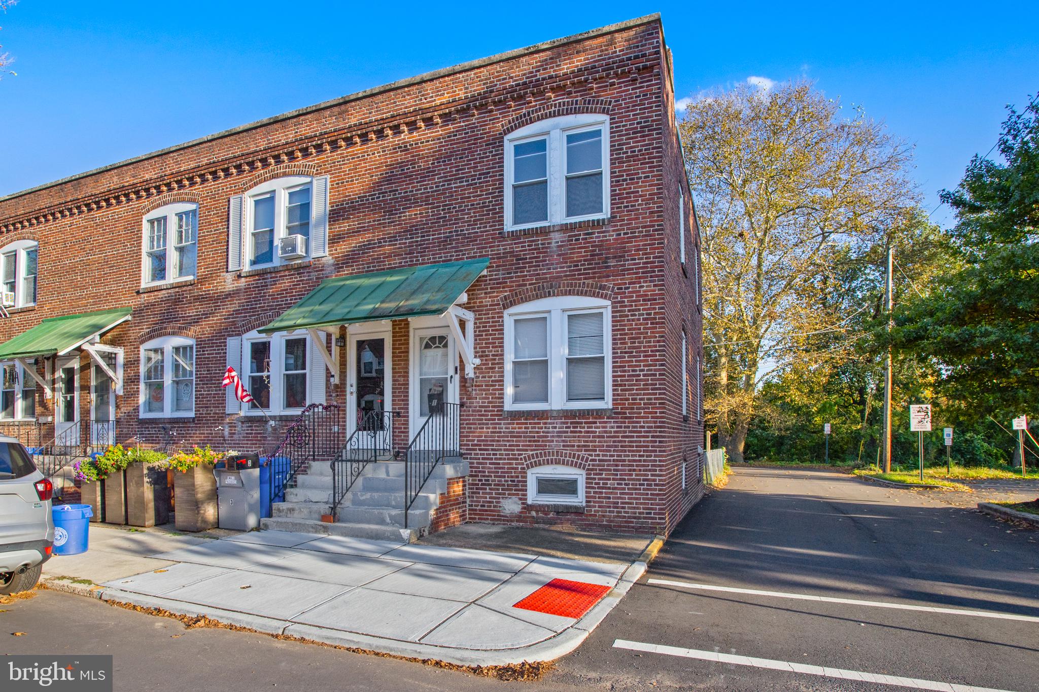 1 AMBOY AVENUE