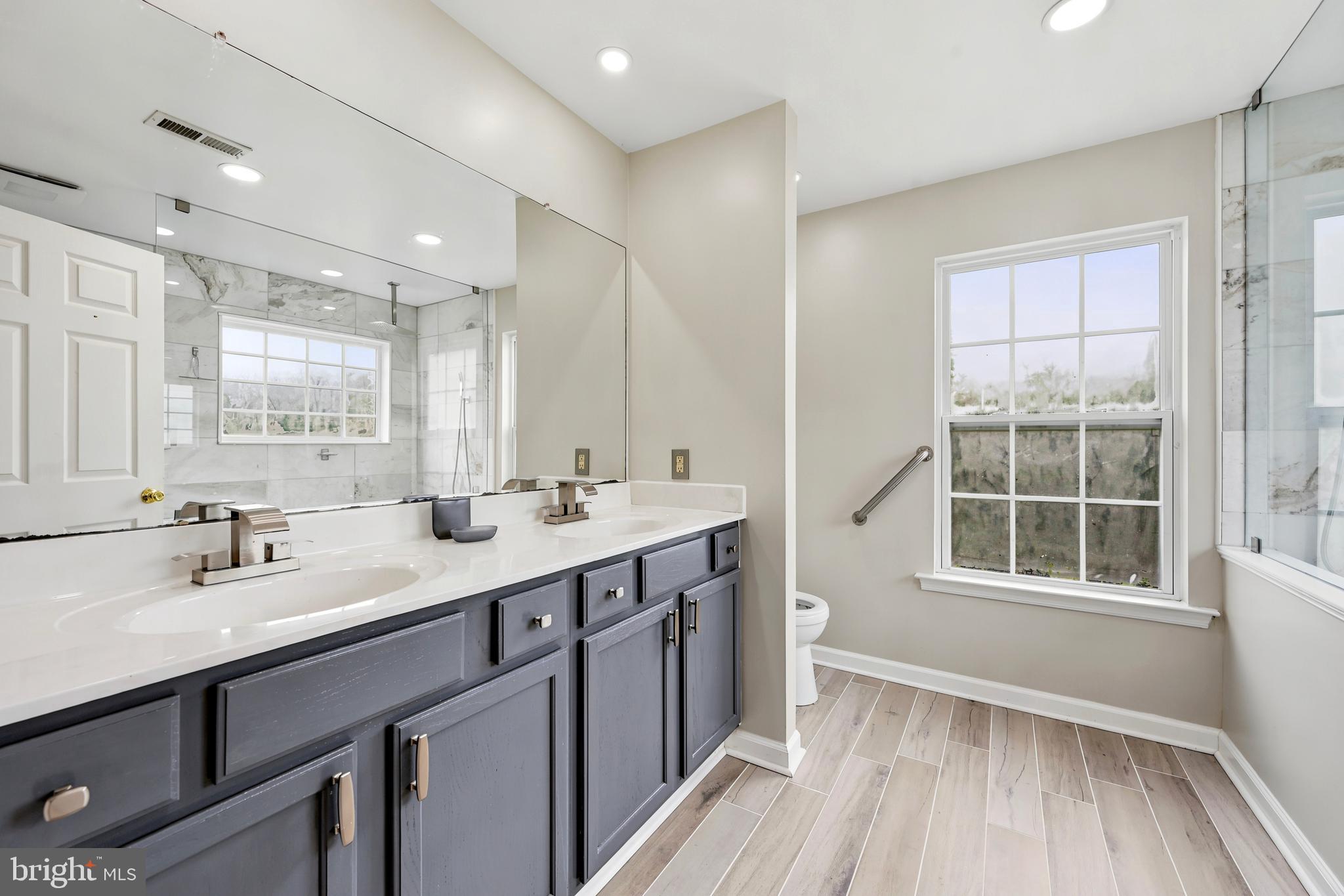 MEADOWBROOK - Residential