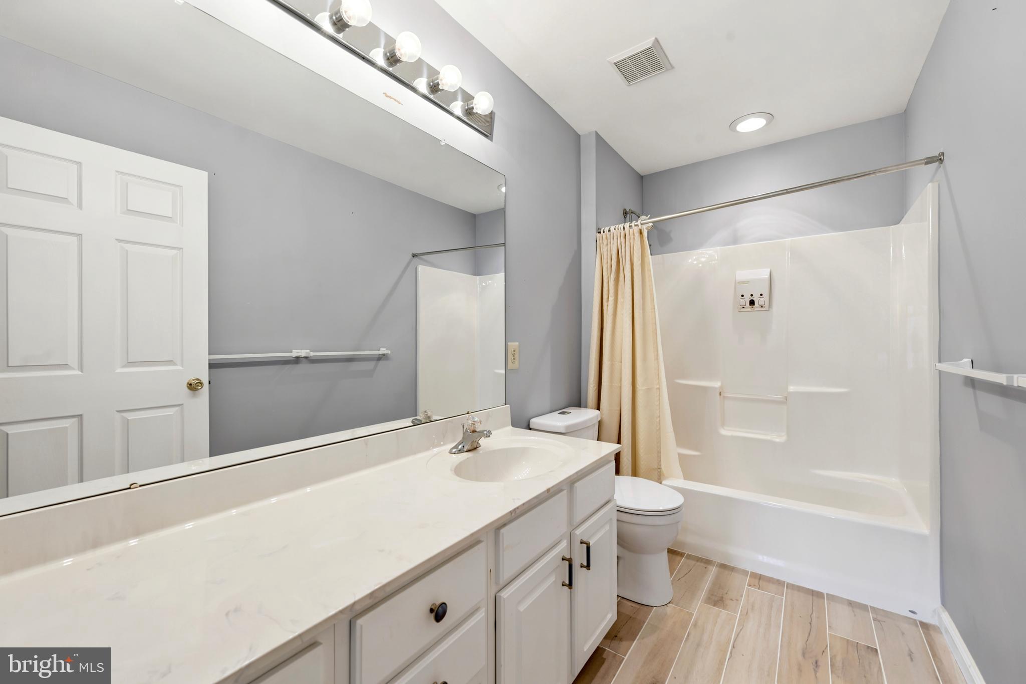 MEADOWBROOK - Residential