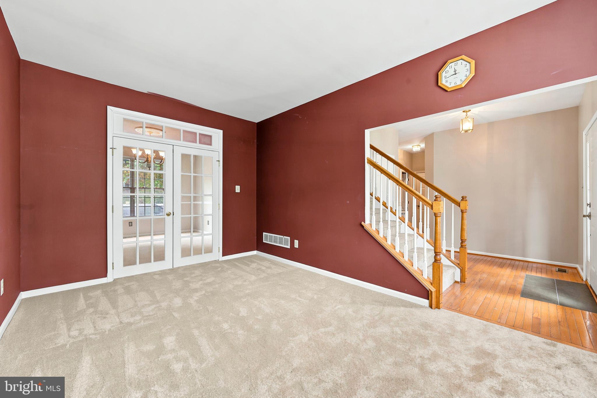 736 MEADOWBROOK DRIVE