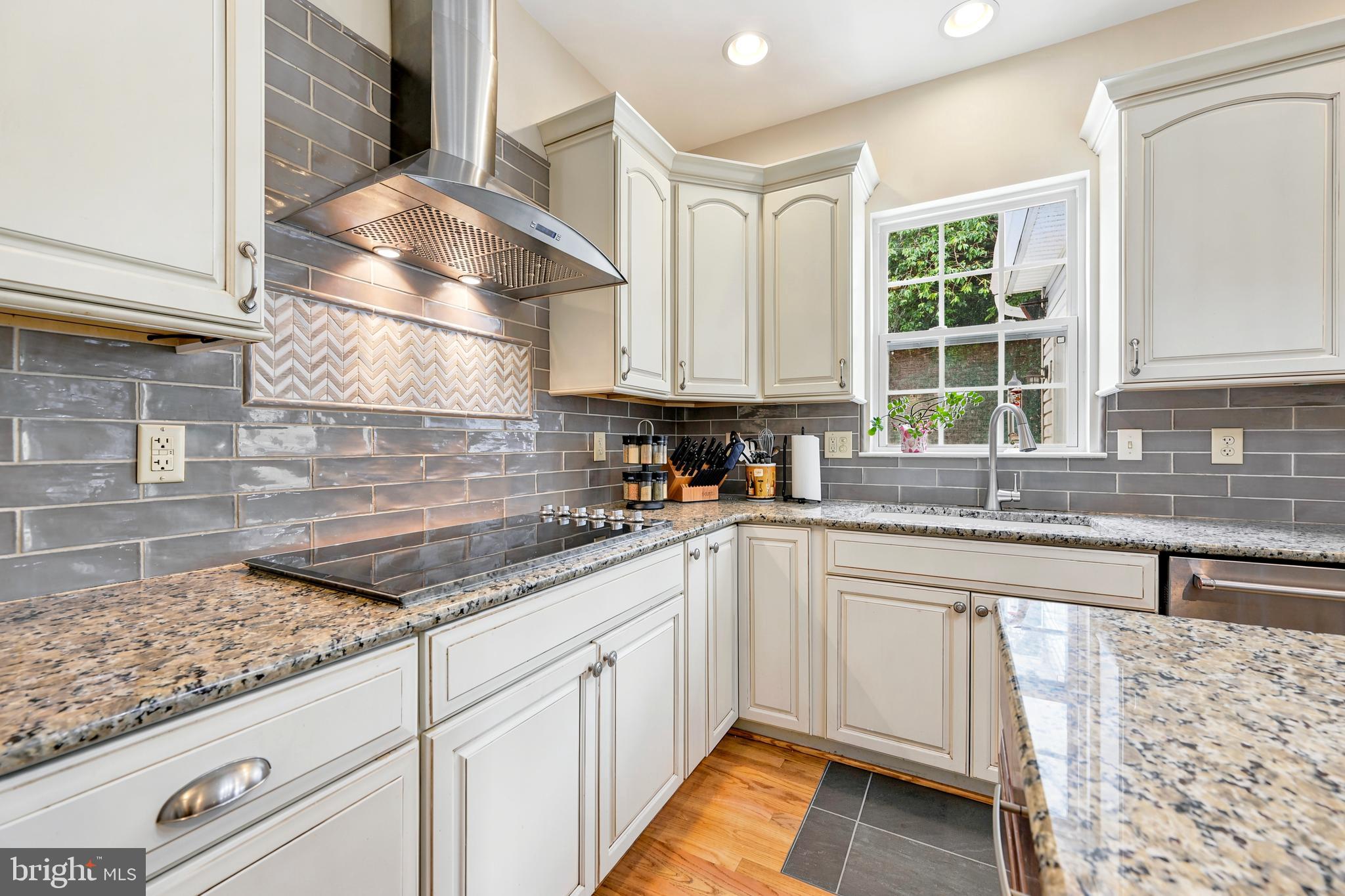 MEADOWBROOK - Residential