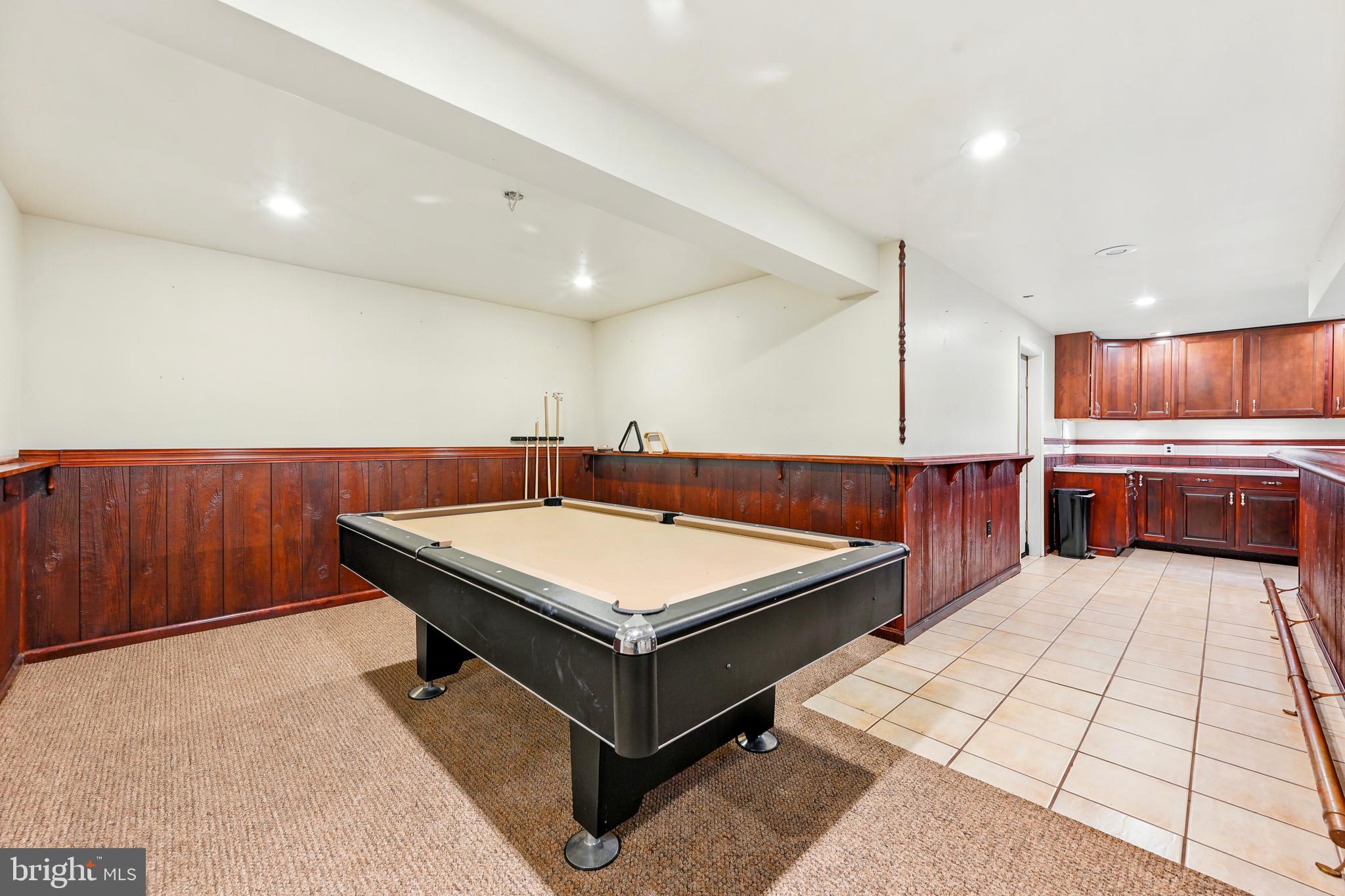 MEADOWBROOK - Residential