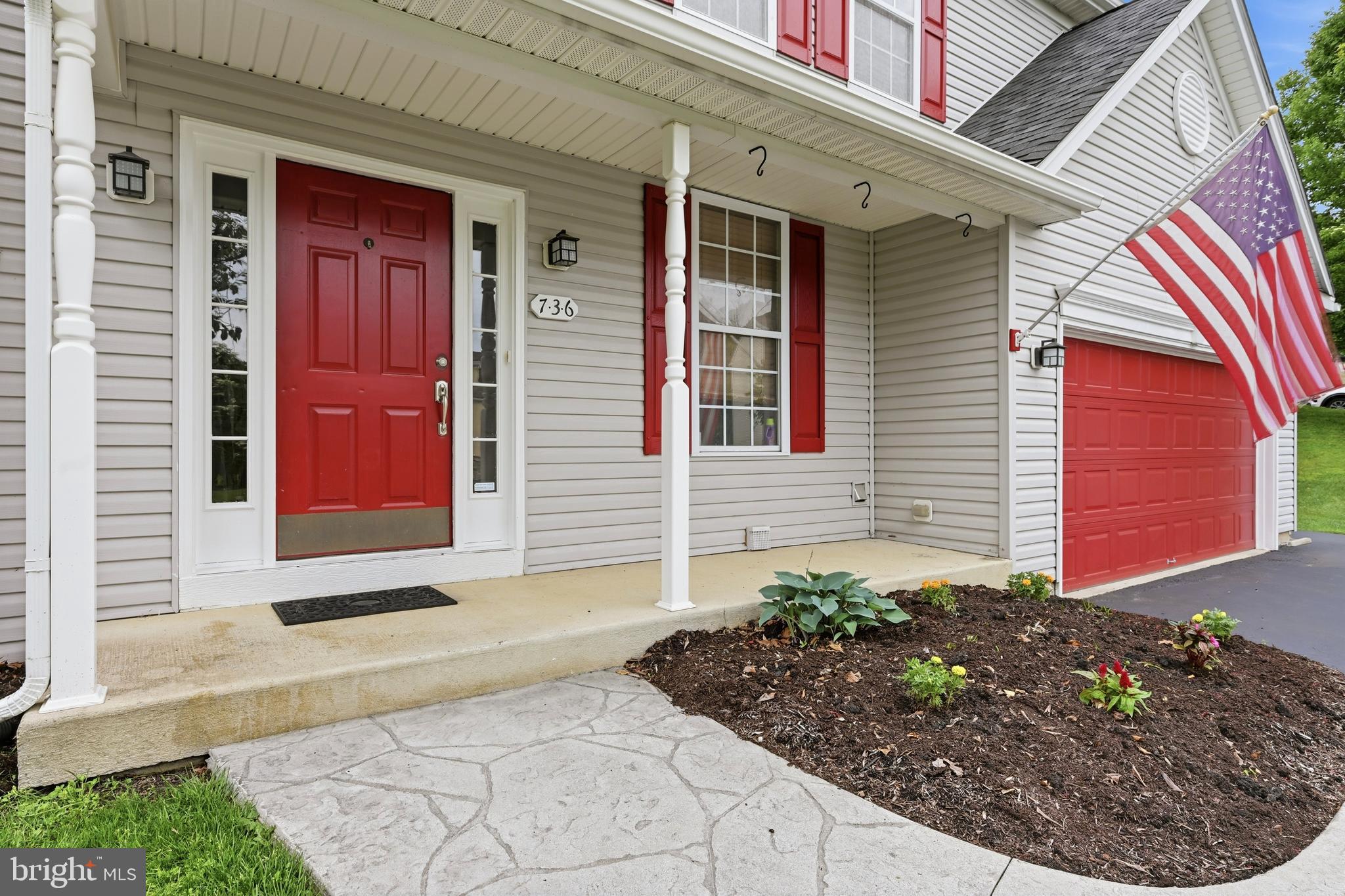 736 MEADOWBROOK DRIVE