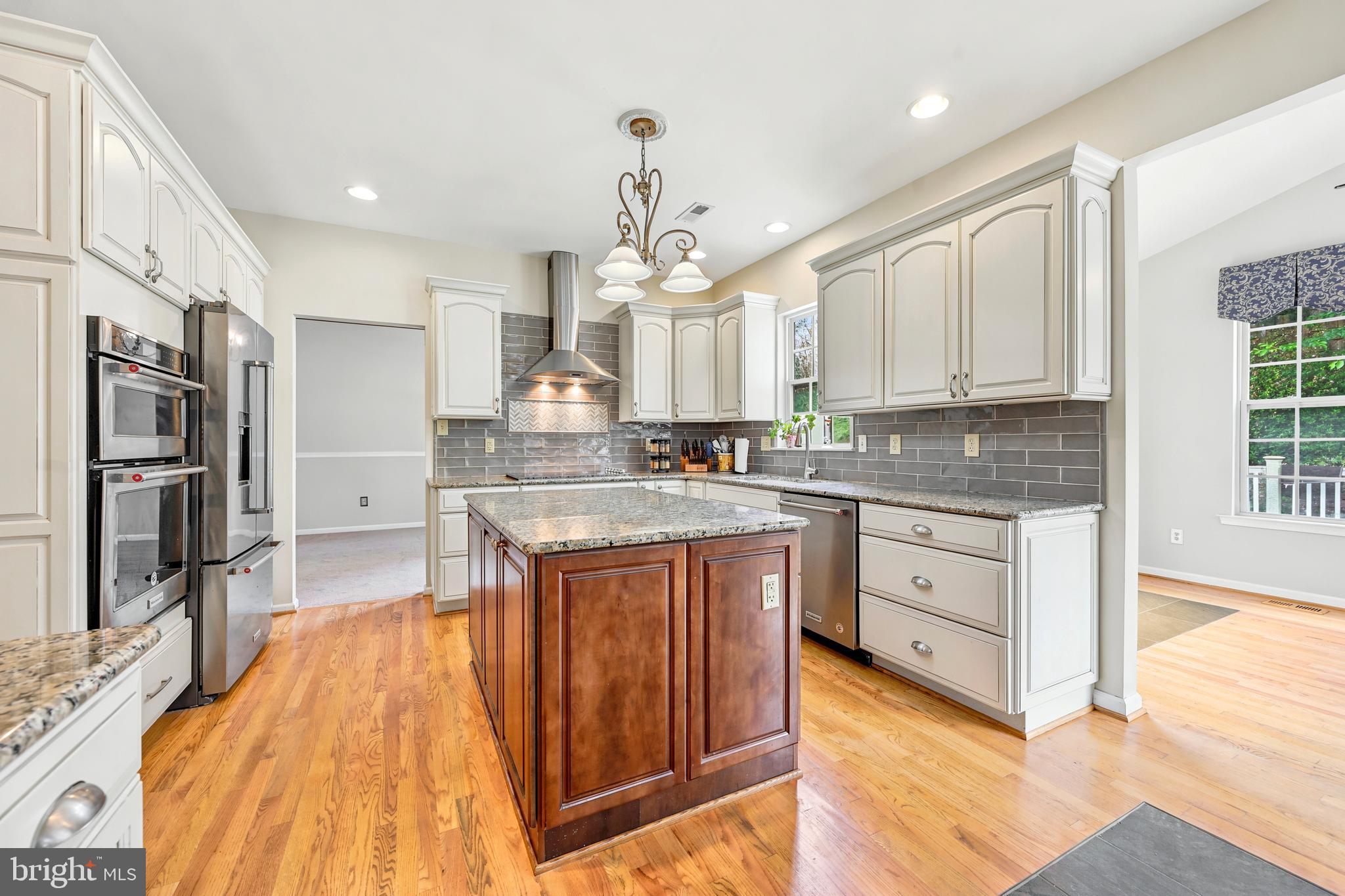 MEADOWBROOK - Residential
