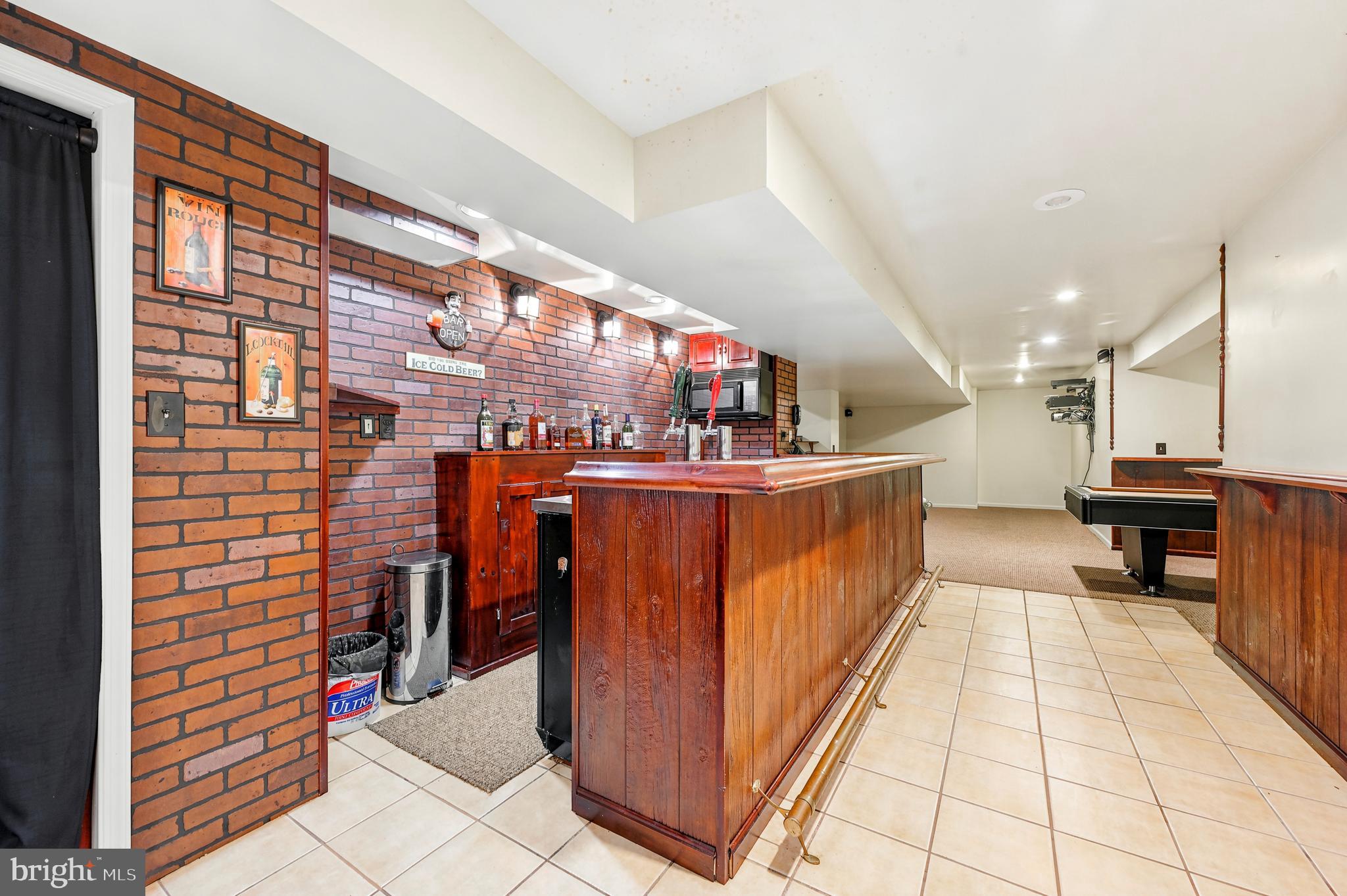 MEADOWBROOK - Residential
