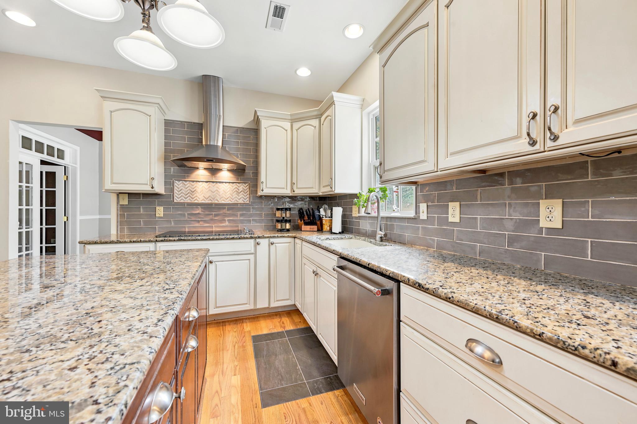 MEADOWBROOK - Residential