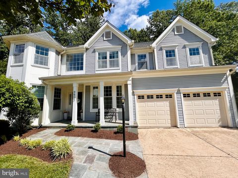 Photo of 9802 Cresence Way, FAIRFAX, VA 22032 (MLS # VAFC2008448)