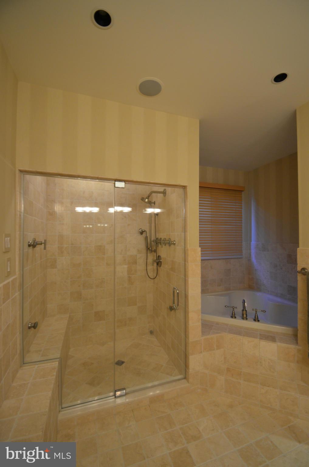 ROLAND PARK - Residential