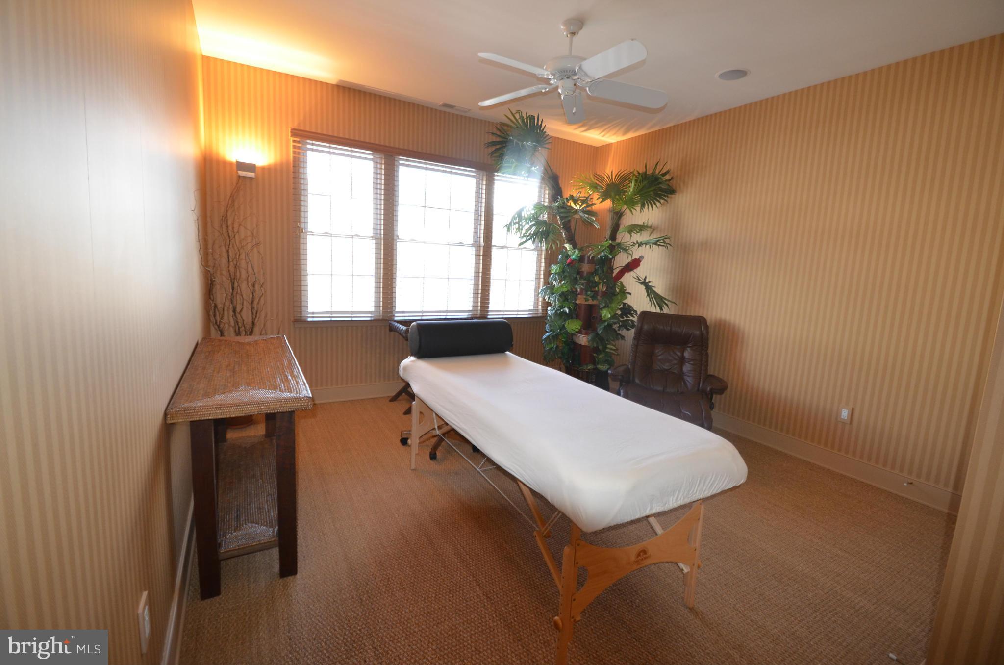 ROLAND PARK - Residential