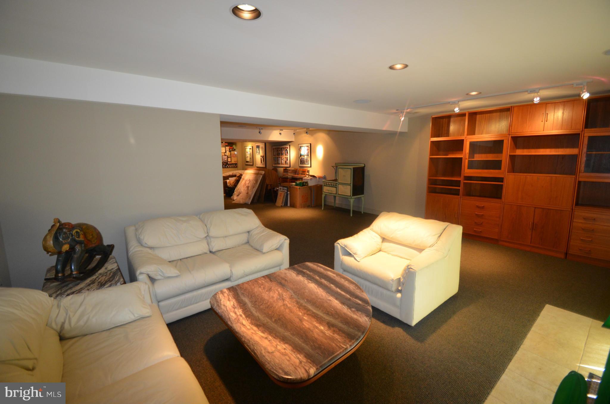 ROLAND PARK - Residential