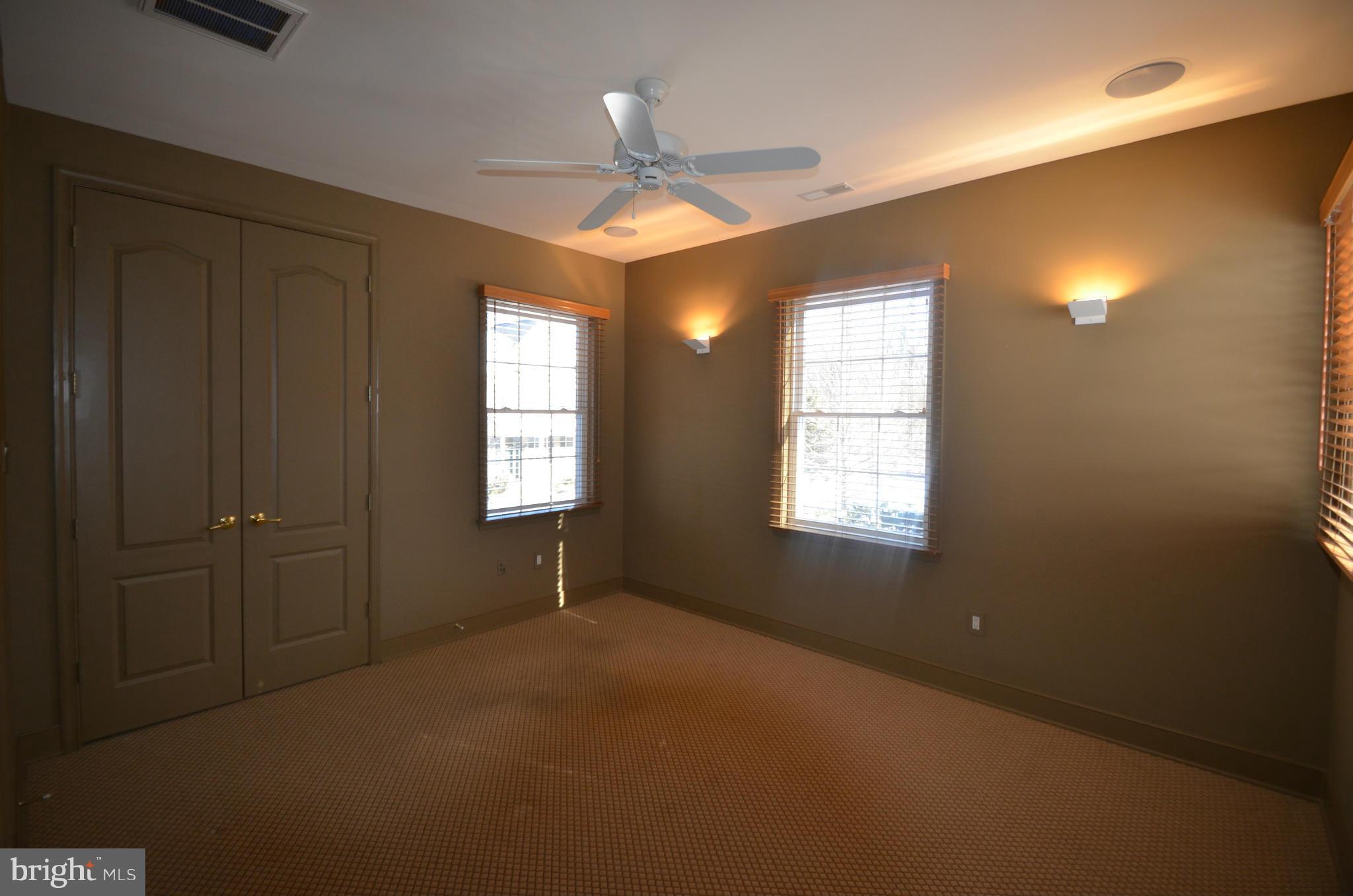 ROLAND PARK - Residential