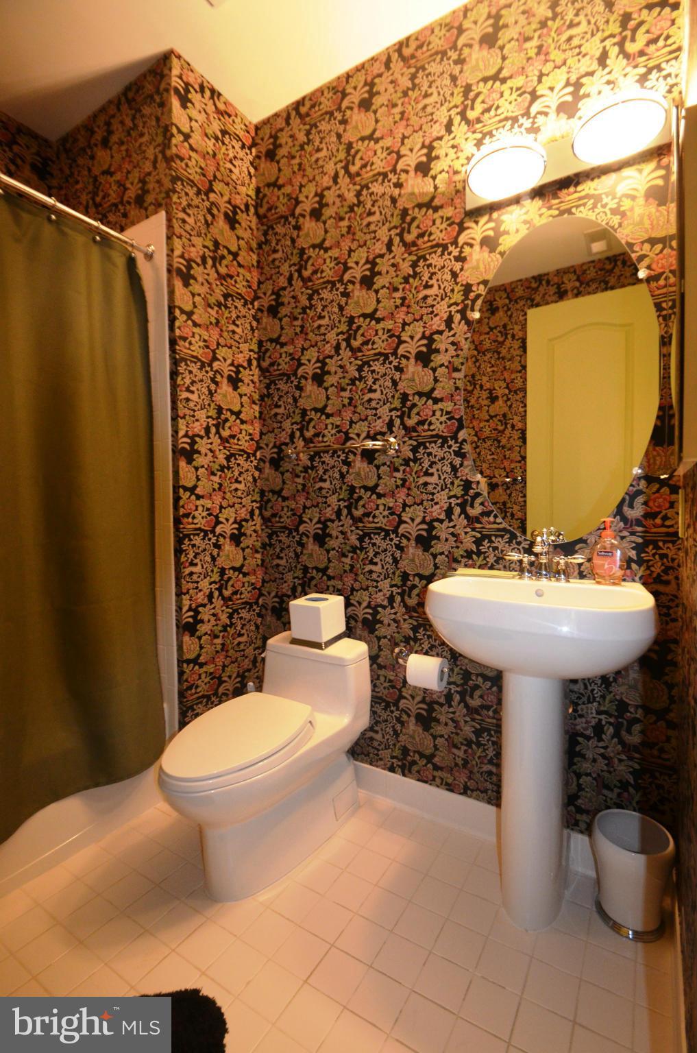 ROLAND PARK - Residential