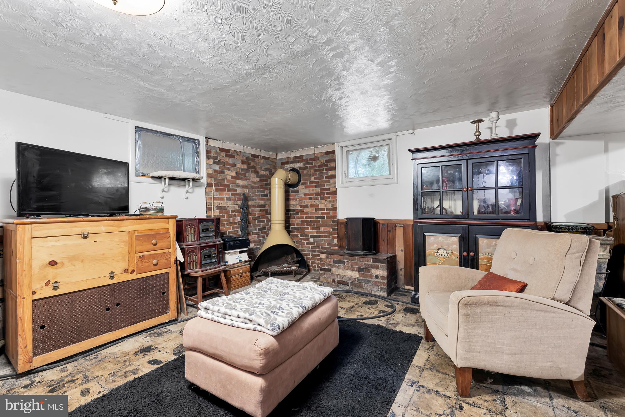 MURMURING PINES - Residential