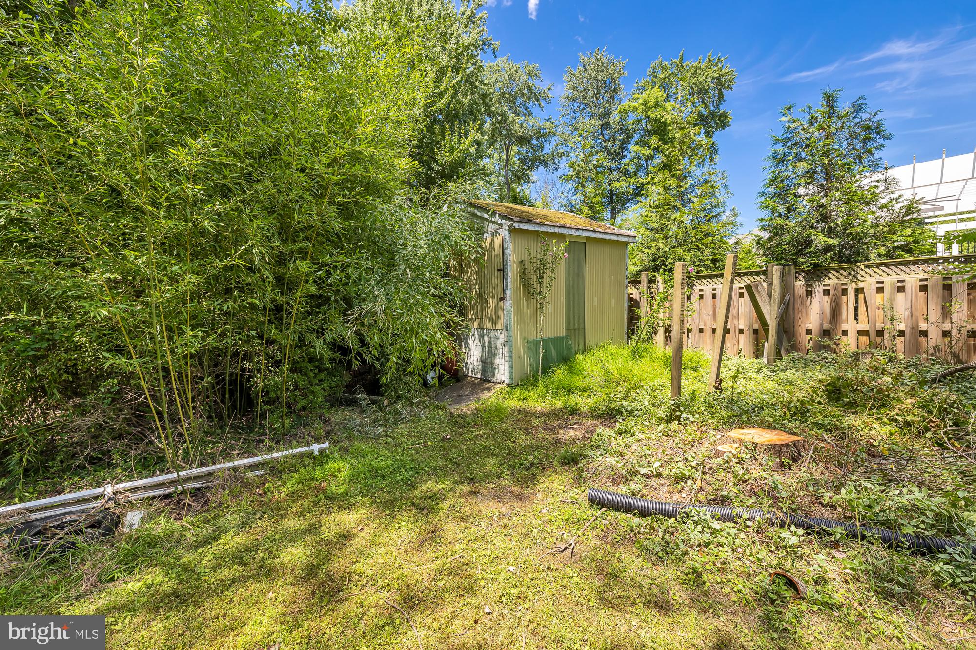 MURMURING PINES - Residential