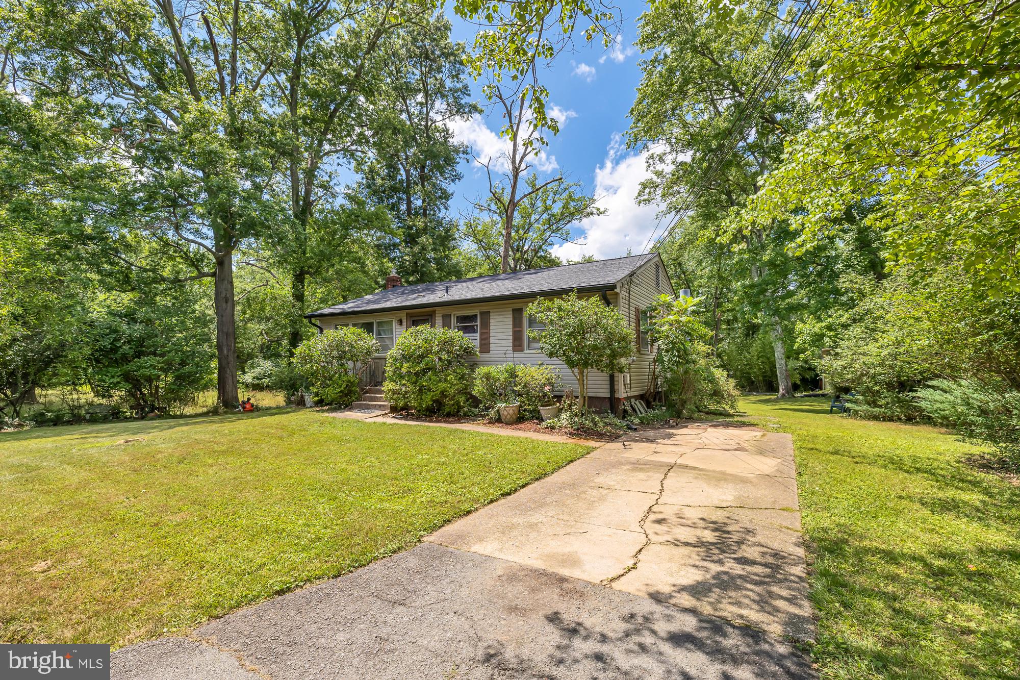 MURMURING PINES - Residential