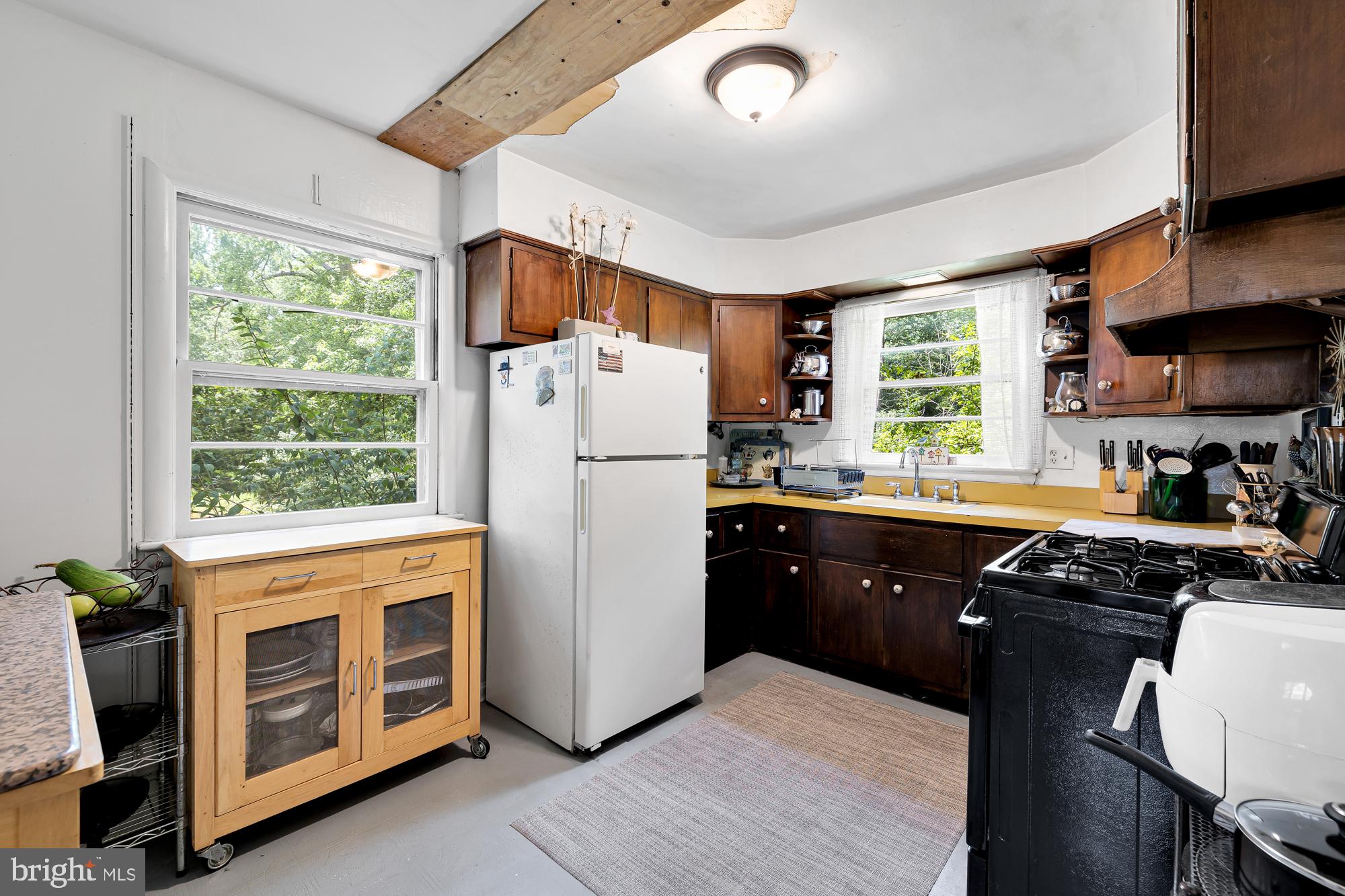 MURMURING PINES - Residential