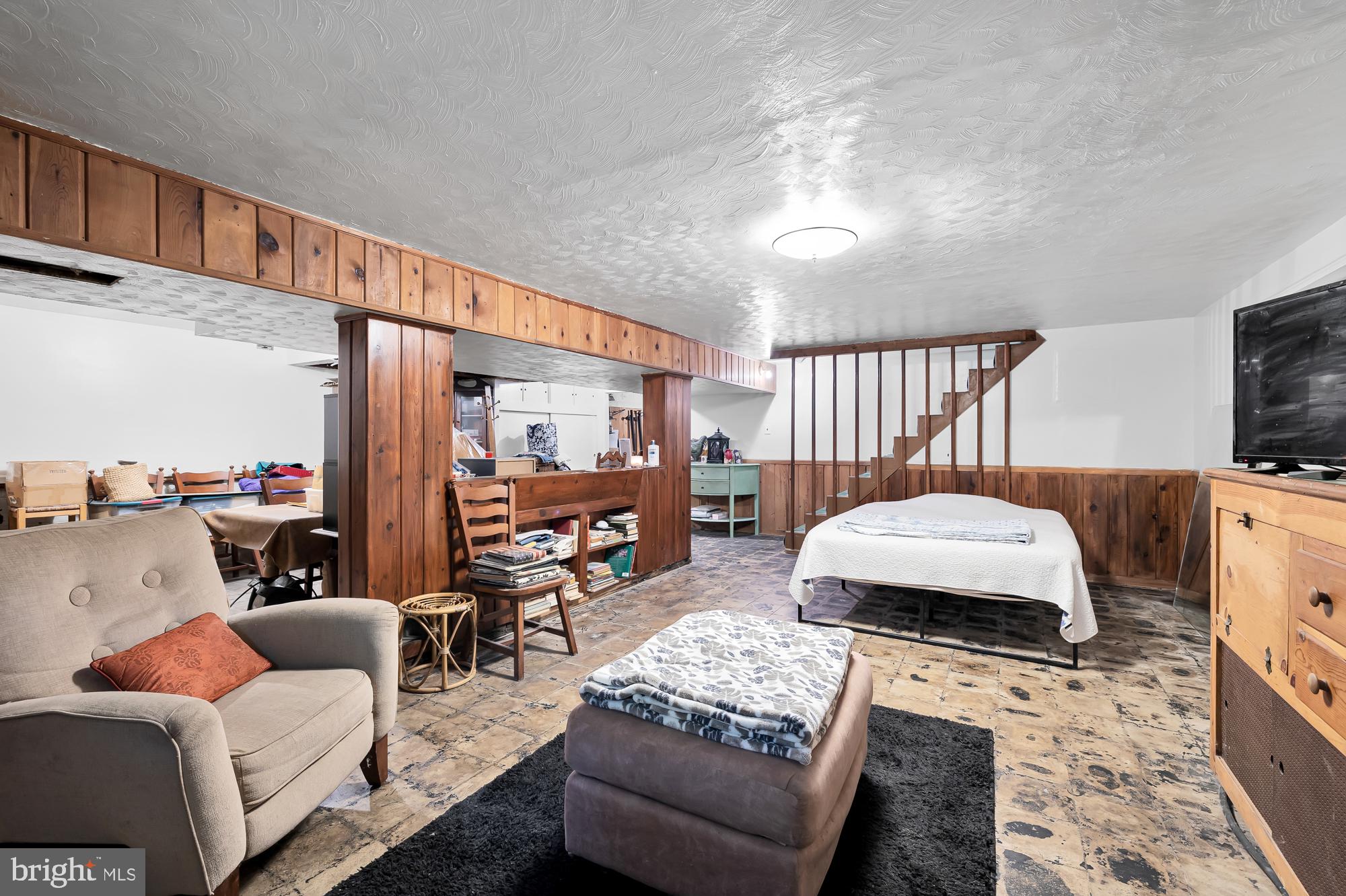 MURMURING PINES - Residential