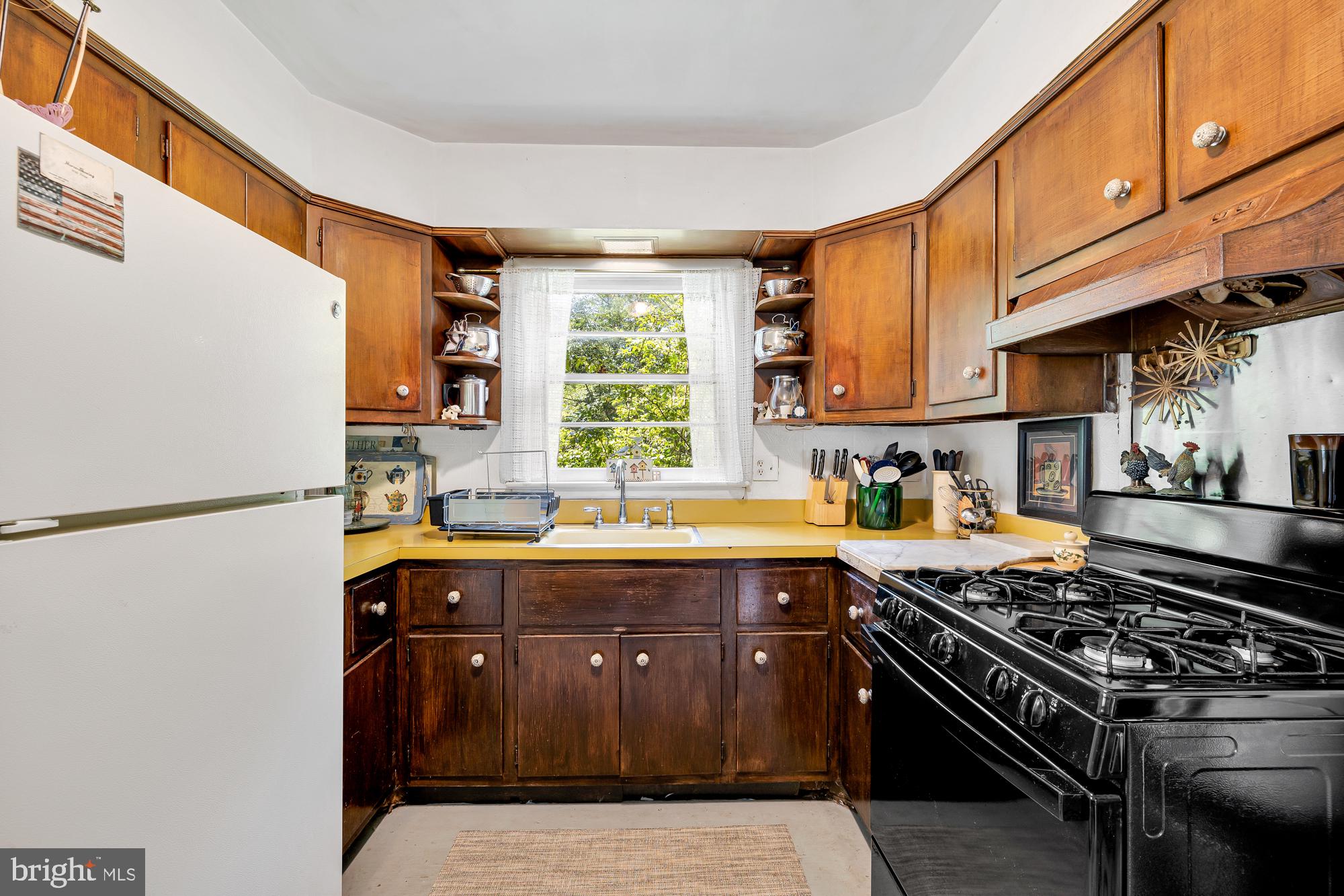 MURMURING PINES - Residential