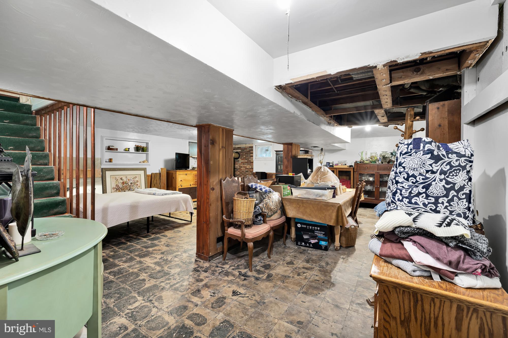 MURMURING PINES - Residential