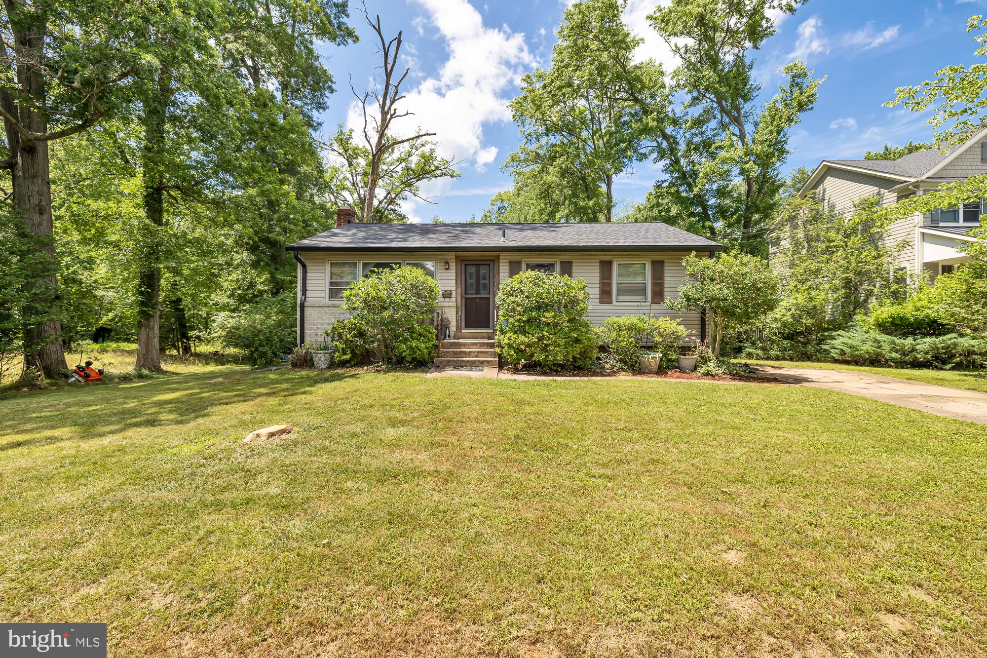 MURMURING PINES - Residential