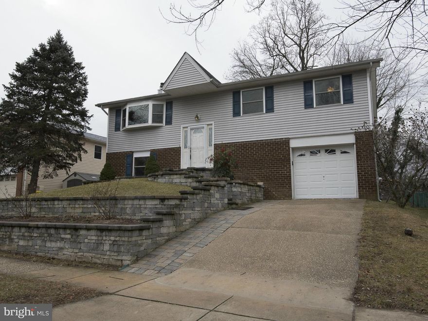 Spectacular 4BR home in popular Spriggs Cove. Featuring a gourmet kitchen with granite counter-tops and stainless steel appliances. Gorgeous hardwood floors throughout main living areas. Walking distance to Belvedere Elementary and park areas. Convenient to all major routes.