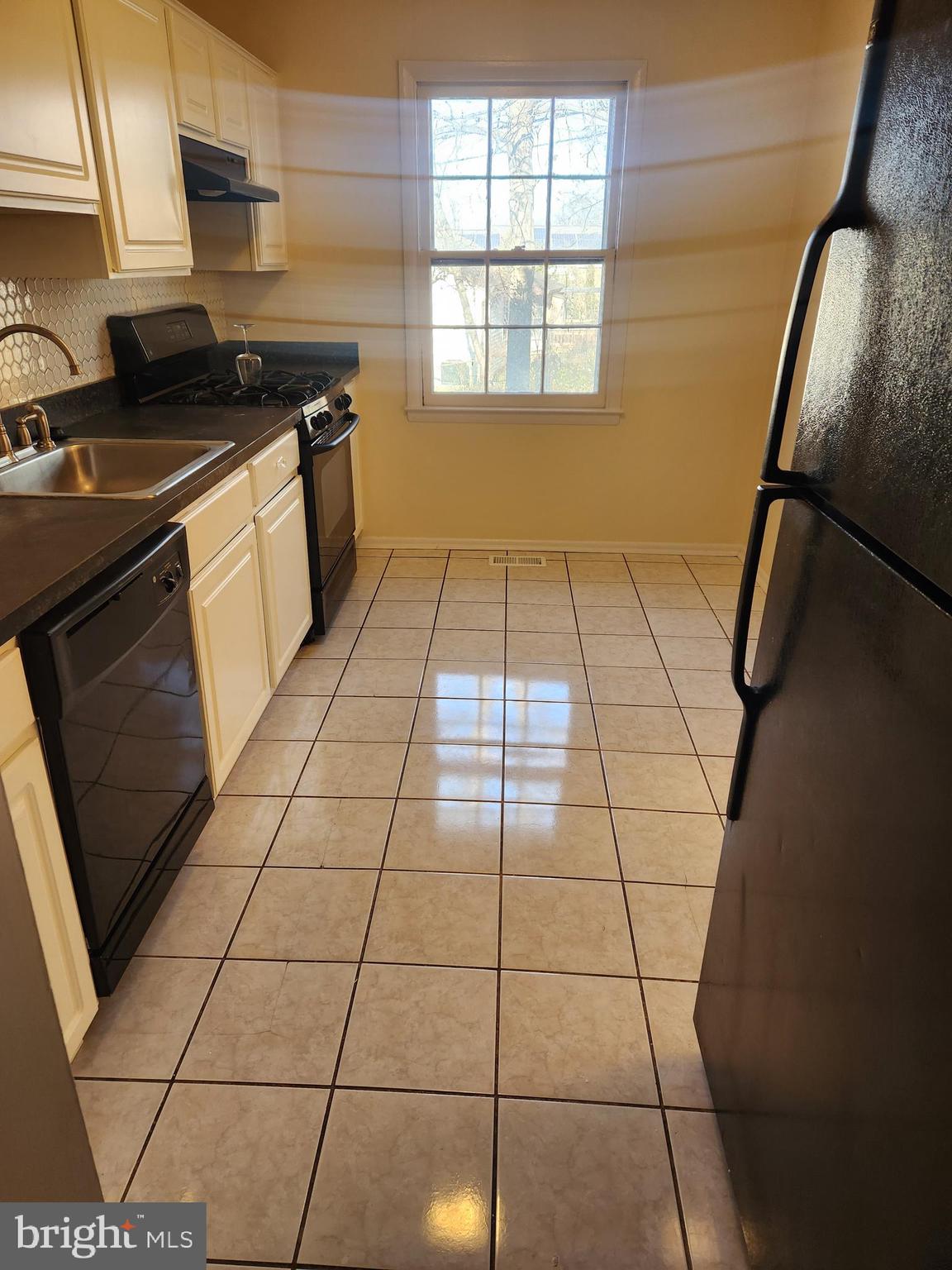 ANDOVER HEIGHTS CONDO I - Residential Lease