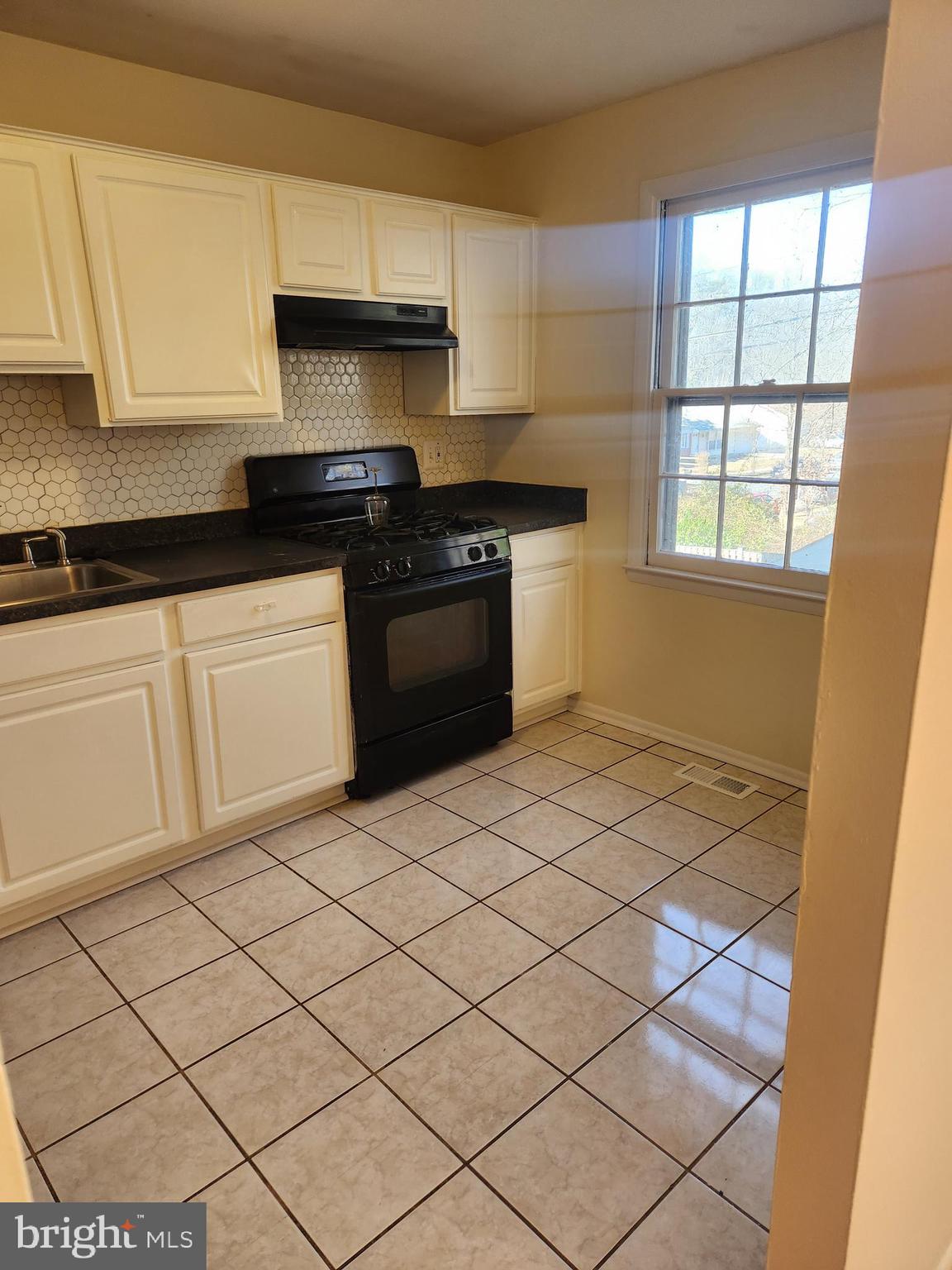 ANDOVER HEIGHTS CONDO I - Residential Lease