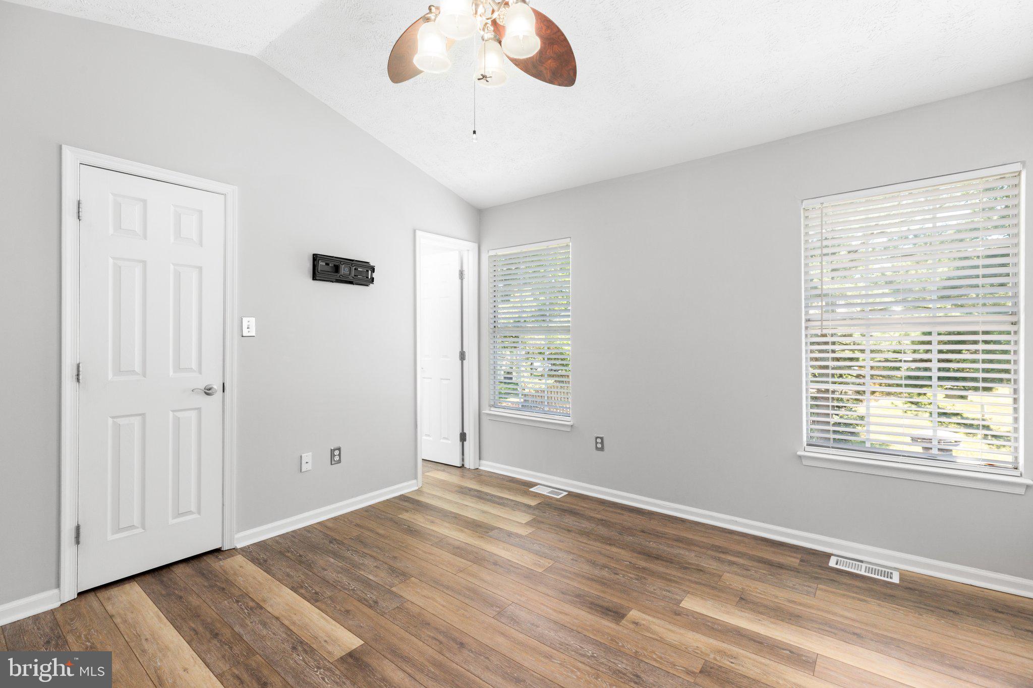 VILLAGES OF SALEM STATION - Residential Lease