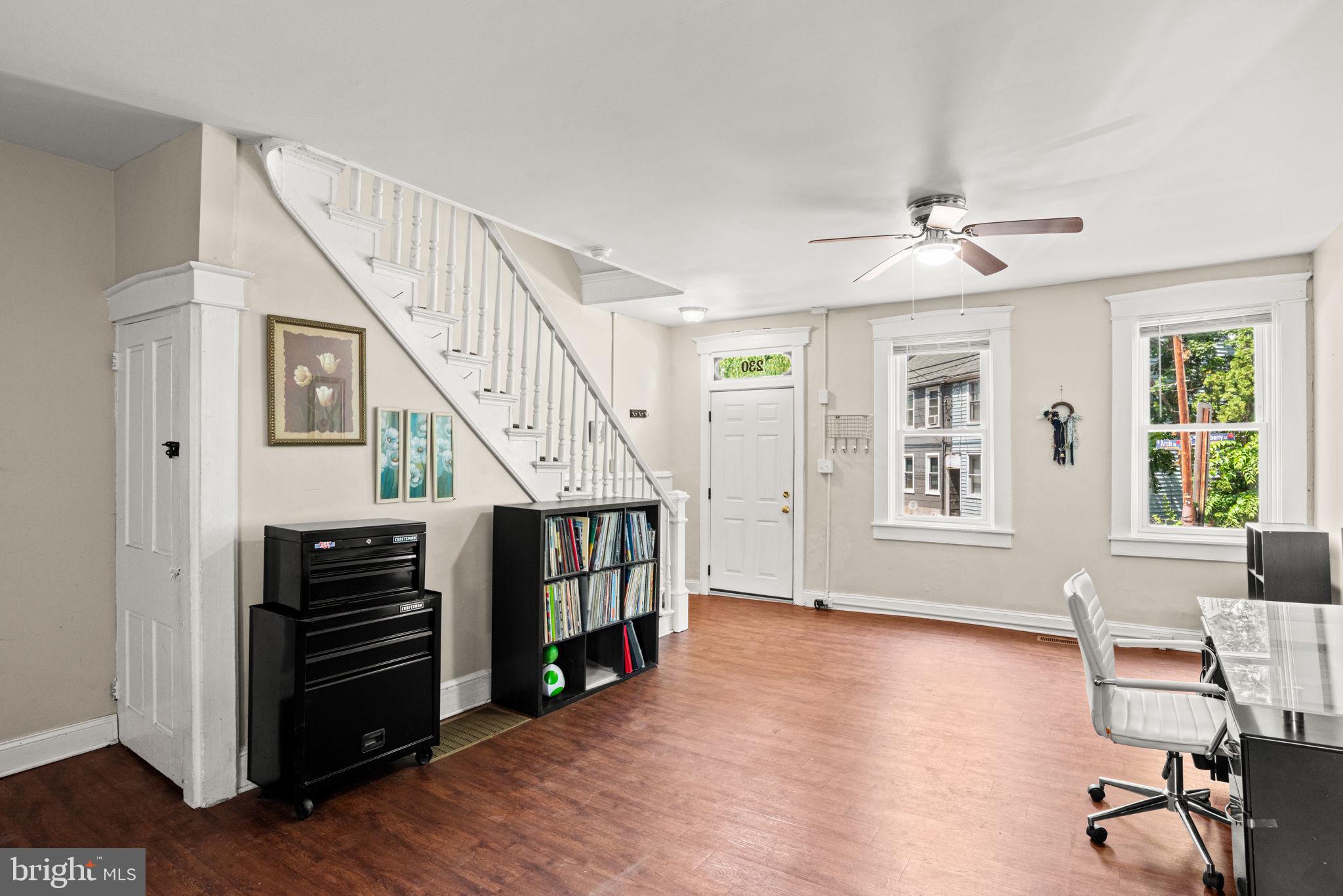 230 W STRAWBERRY STREET