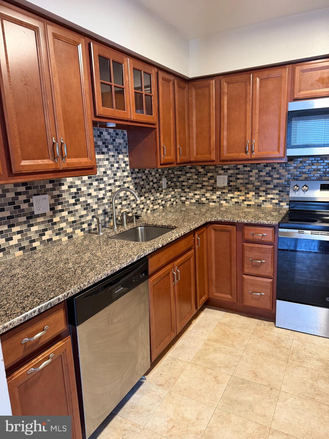 LONG REACH KNOLLS - Residential