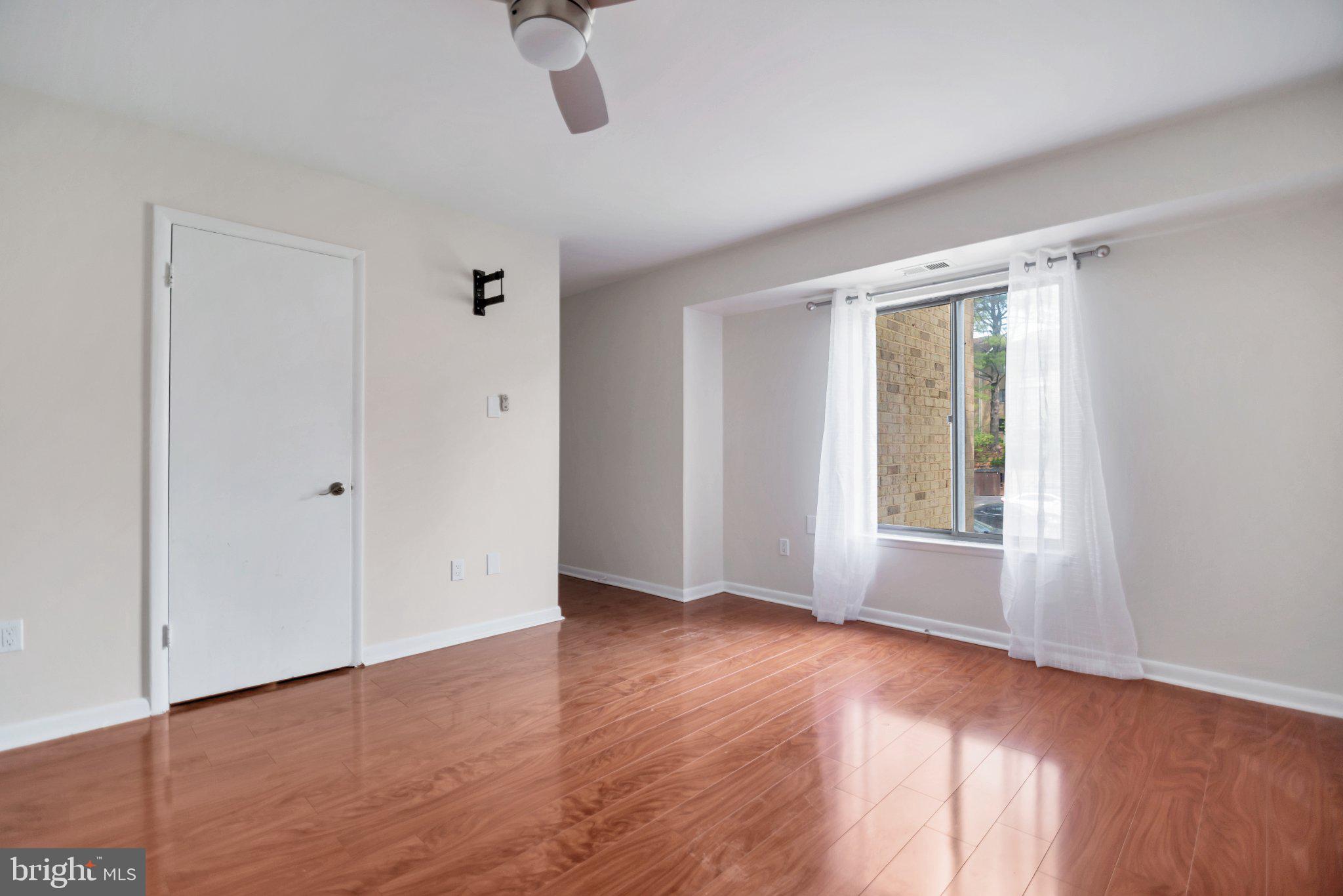 LONG REACH KNOLLS - Residential