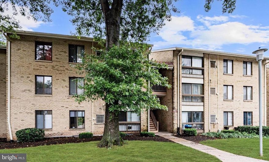 Beautifully updated and move-in ready. Fresh paint throughout complements the new LVP flooring in all bedrooms and living room to this charming 2-bedroom, 1-bathroom condo in the heart of Columbia, MD!  
This bright and spacious unit features a modern kitchen with plenty of counter space, ideal for cooking and entertaining. Filled with natural light and ready for you to move right in, it’s the perfect blend of comfort and convenience.  Enjoy everything Columbia has to offer from great restaurants and shopping to
 parks and top-rated schools.  
Don’t miss out! 
Schedule your private showing today.