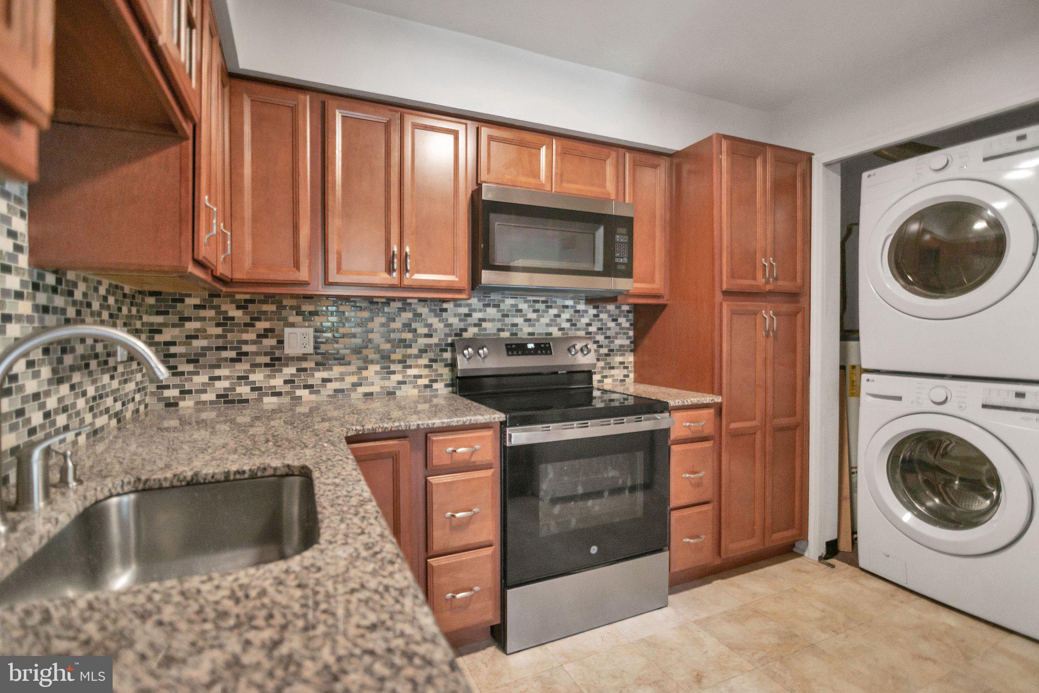 LONG REACH KNOLLS - Residential