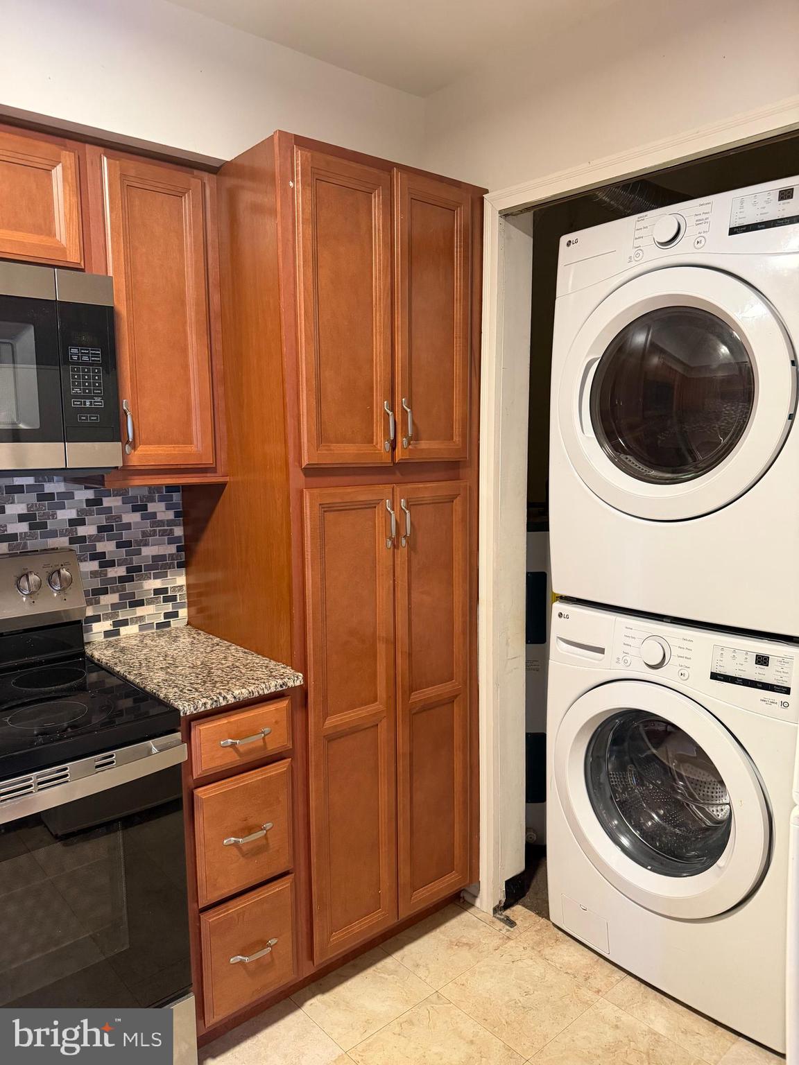 LONG REACH KNOLLS - Residential