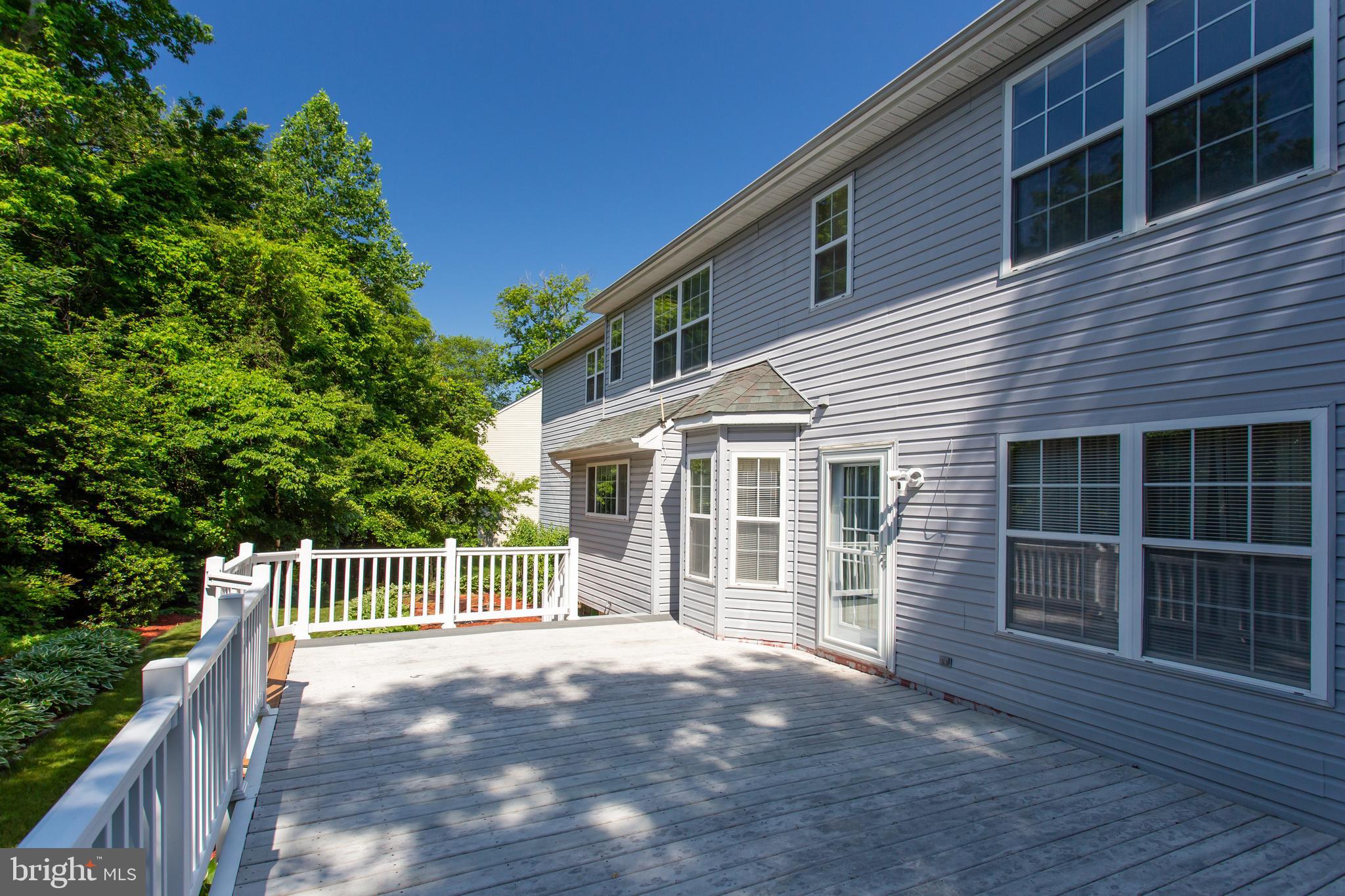 ASHFORD OAKS - Residential