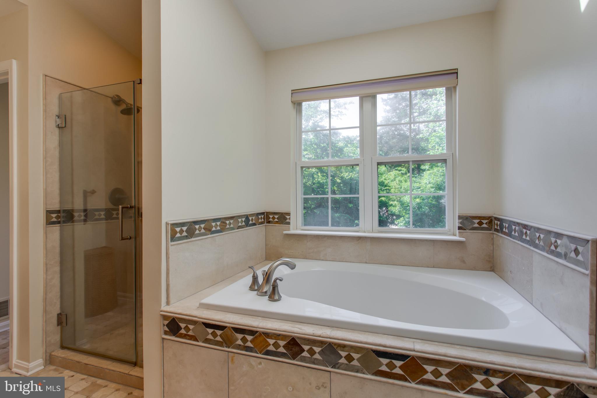 ASHFORD OAKS - Residential