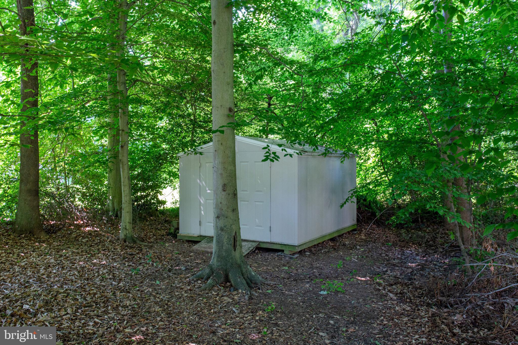 ASHFORD OAKS - Residential