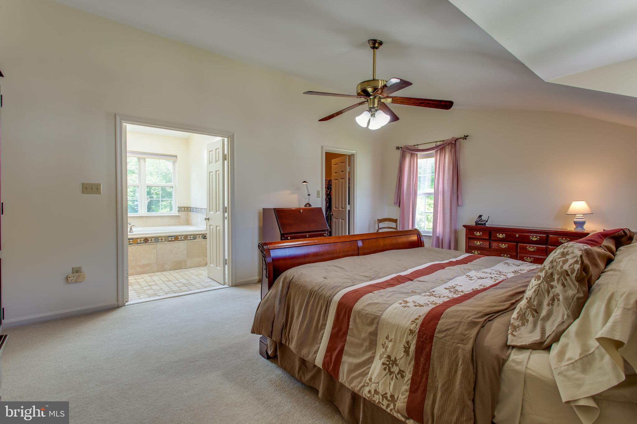 ASHFORD OAKS - Residential